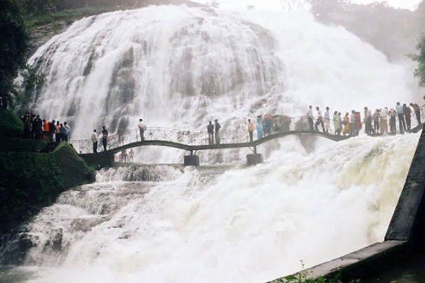 Bhandardara Falls near Igatpuri – scenic waterfall and lake region