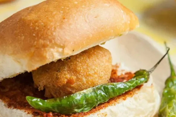 Authentic local food near Ganaka Motel Igatpuri – vada pav misal and bhutta