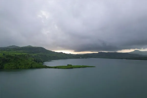 Igatpuri Municipal Lake near Ganaka Motel – boating and lakeside activities